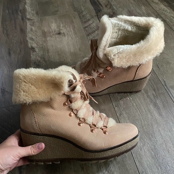 J.Crew Nordic Wedge Boot Subtle Pink 8 NWOB Blogger Favorite - Picture 2 of 6
